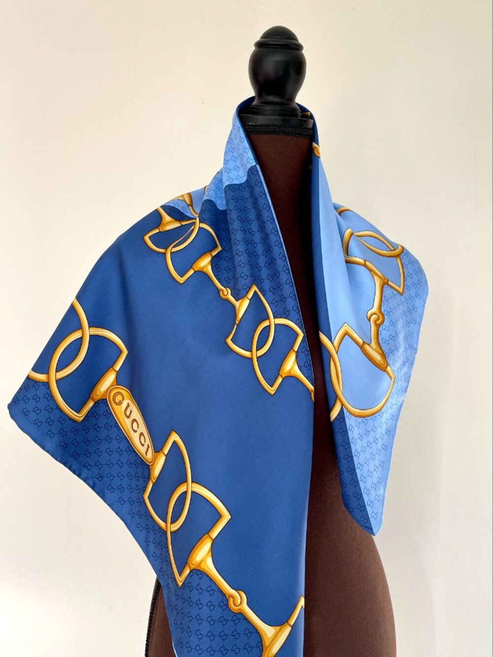 Display #4 Gucci Equestrian Horsebit Blue with Gold Silk Scarf - Picture 4 of 14